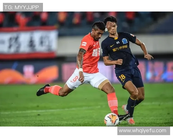 富力队内对抗赛精彩纷呈球员们展现出色技艺与团队默契